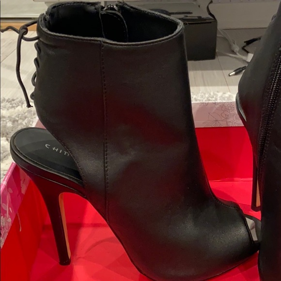 Black heels - Picture 2 of 10